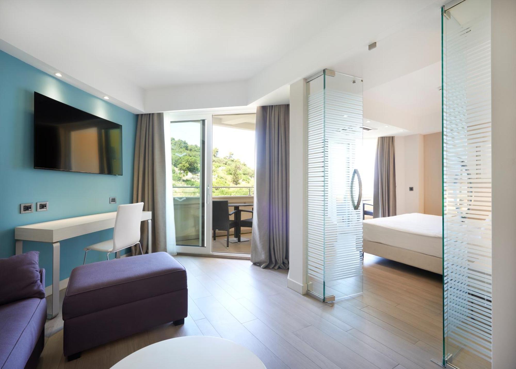 Deluxe Doppelzimmer mit seitlichem Meerblick